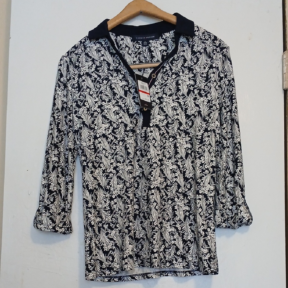 NWT Tommy Hilfiger Womans Floral Blouse XS